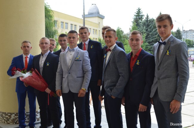 «Ви наша надія»: у луцькому педколеджі – випускний. ФОТО