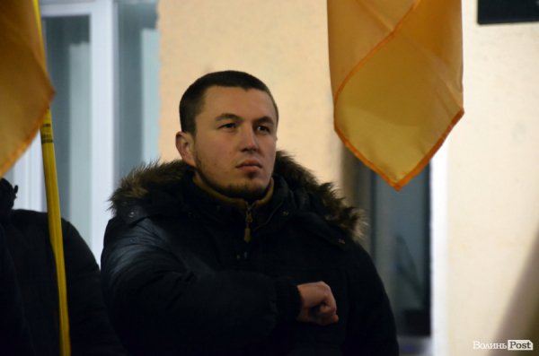 Вогонь та пам'ять: Маневичами пройшла смолоскипна хода на честь Героя