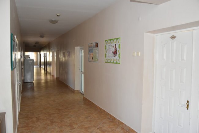 Лінолеум замінили на плитку: показали ремонт у луцькому пологовому будинку. ФОТО