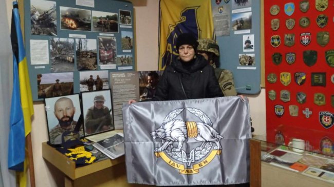 Волинянка передала в музей прапори в пам‘ять про сина та чоловіка військових