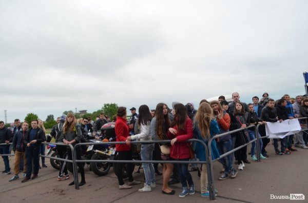 Під Луцьком визначили переможця з дрег-рейсінгу. ФОТО