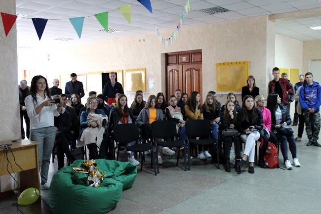 «Орел і Решка» та вікторина: у луцькому політесі відсвяткували День туризму