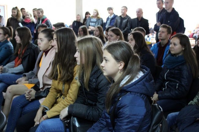 «Орел і Решка» та вікторина: у луцькому політесі відсвяткували День туризму