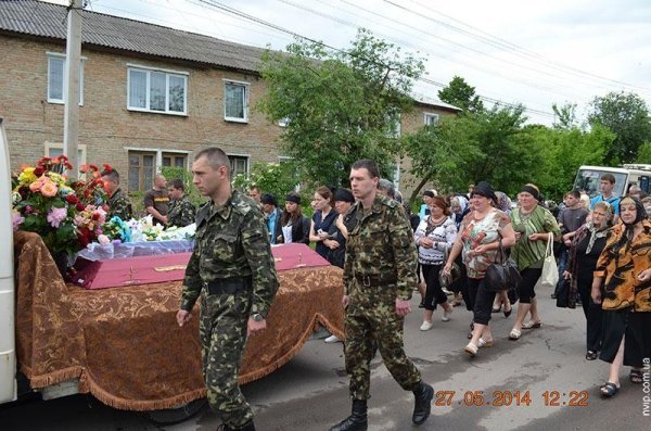Поховали загиблого під Волновахою нововолинця. ФОТО. ВІДЕО
