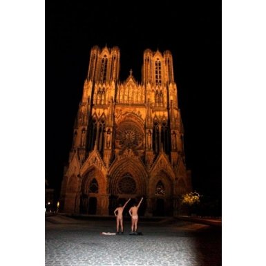 Нудисти-туристи «підірвали» інтернет. ФОТО