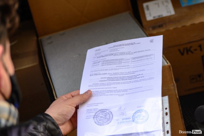 Дві волинські лікарні отримали 1400 швейцарських ІФА-тестів, що визначають антитіла до COVID-19. ФОТО