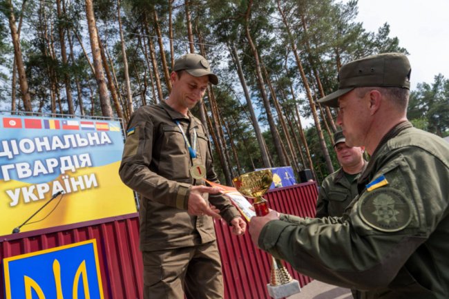 Луцький нацгвардієць – кращий стрілець з автомата. ФОТО