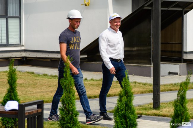 Як мешканці ЖК «Супернова» саджали клени і сакури разом з «Інвестором». ФОТО*