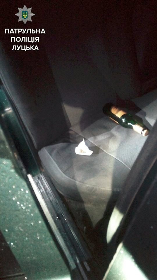 У Луцьку затримали автівки зі зброєю та наркотиками. ФОТО