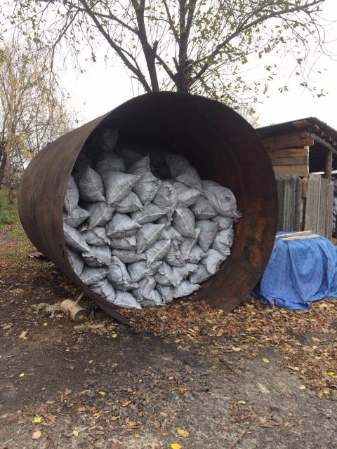 На Волині викрили підпільний цех з виготовлення вугілля