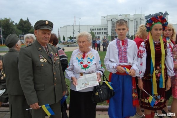 У День Прапора губернатор Волині говорив про місце України в Європі. ФОТО