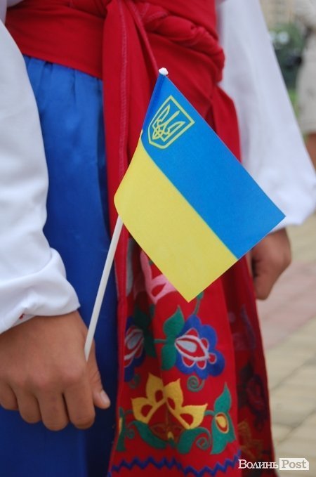 У День Прапора губернатор Волині говорив про місце України в Європі. ФОТО