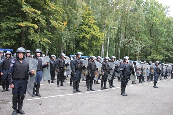 Як міліція Волині вчилася втихомирювати бунтарів. ФОТО