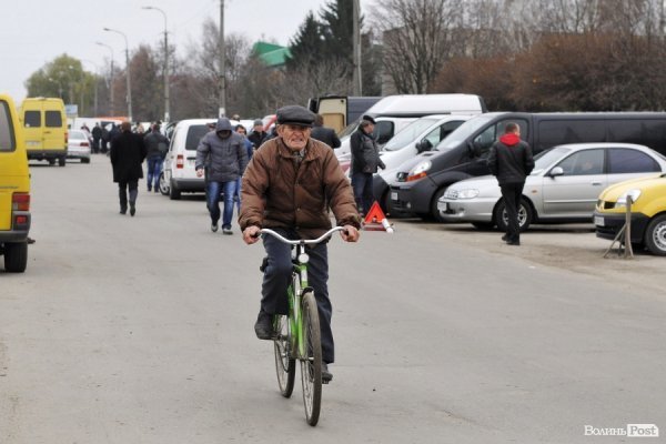 Луцький авторинок. БУДНІ МІСТА
