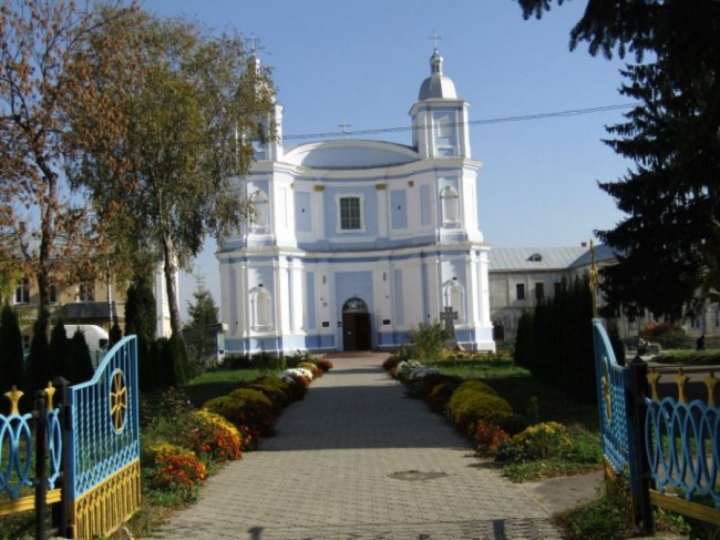 Краса золотої осені у місті на Волині. ФОТО