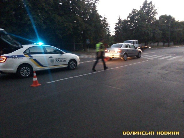 У Луцьку жінка потрапила під колеса автомобіля. ФОТО