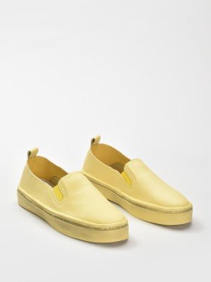 Жіночі сліпони: просто і модно*