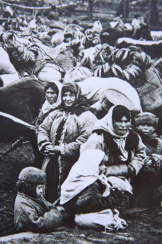 Волинське село на столітніх світлинах. РЕТРОФОТО