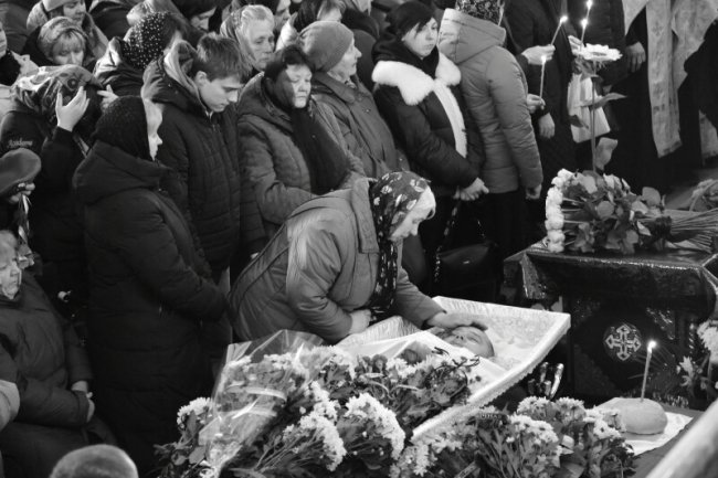 У Луцьку попрощалися із трьома загиблими Героями. ФОТО