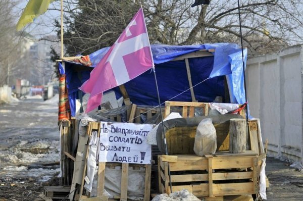 Біля бази луцьких ВВшників влаштували суботник. ФОТО