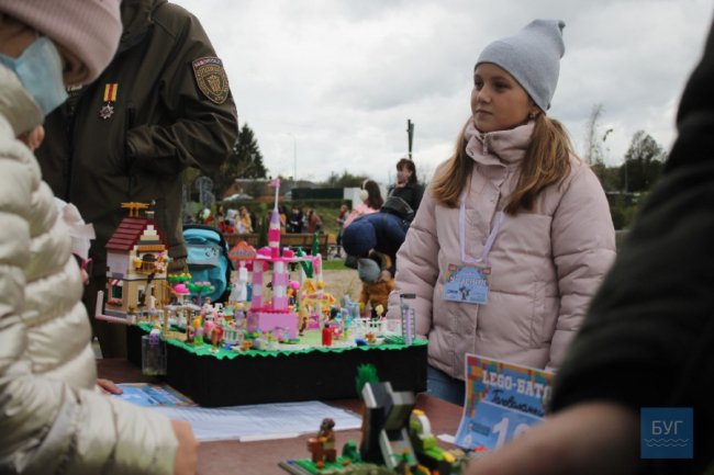 У місті на Волині відбувся конкурс-виставка роботів Lego. ФОТО