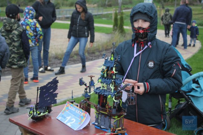 У місті на Волині відбувся конкурс-виставка роботів Lego. ФОТО