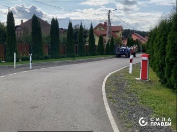 У селі під Луцьком демонтували скандальні шлагбауми