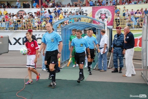 «Волинь» - «Карпати»:  історія однієї нічиєї в фото