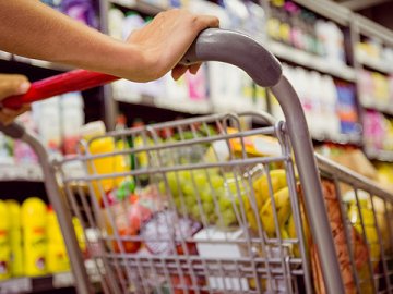 Назвали 10 продуктів, на які держава «стримуватиме» ціни