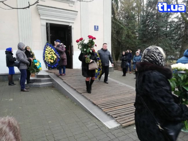 У Луцьку провели в останню путь атовця Сергія Денисюка. ФОТО