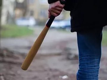 На Волині жінка вдарила колишнього коханого по голові: чоловік – у лікарні