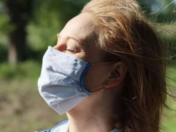 Як у спеку правильно носити маску 
