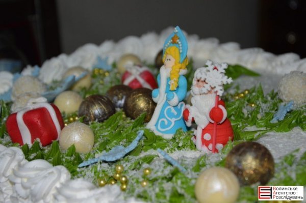 Святий Миколай влаштував дітям атошників свято в ультрас-пабі