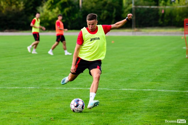 «Поступилися «Волині»: як журналісти відбігали матч проти футболістів луцького клубу. ФОТО