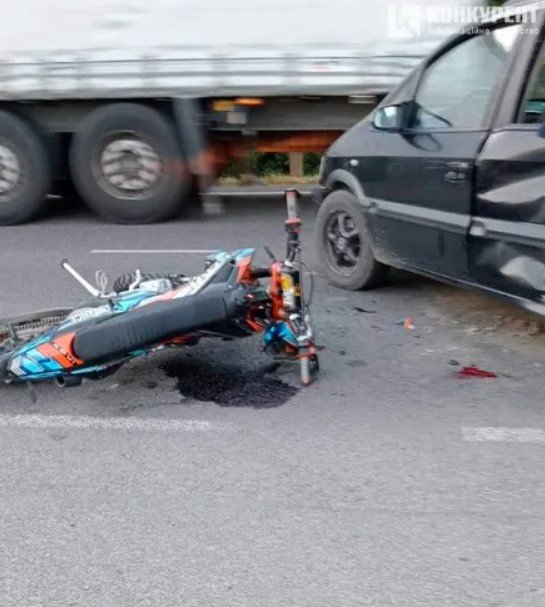 Під Луцьком автівка збила мотоцикліста