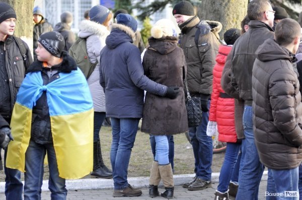 Любов на луцькому Євромайдані. ФОТО