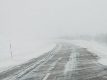 Туман і ожеледиця на Волині: водіїв просять бути обережними