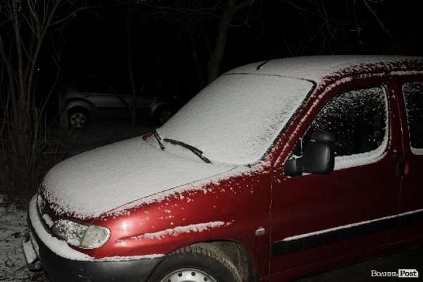 Сніг у Луцьку. ФОТО