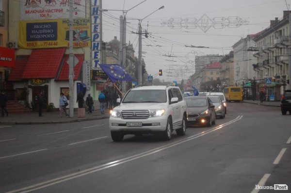 У Луцьку відбувся автопробіг за Європу. ФОТО