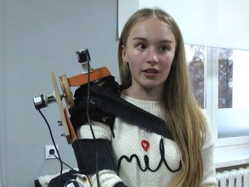 «Робот-аватар»: лучанка створює пристрій, який допоможе військовим. ВІДЕО