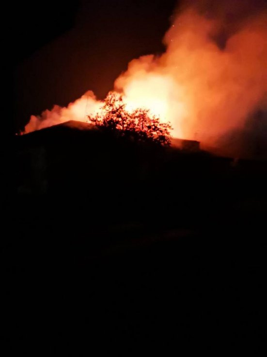 На Волині згоріло приміщення покинутої лікарні. ФОТО