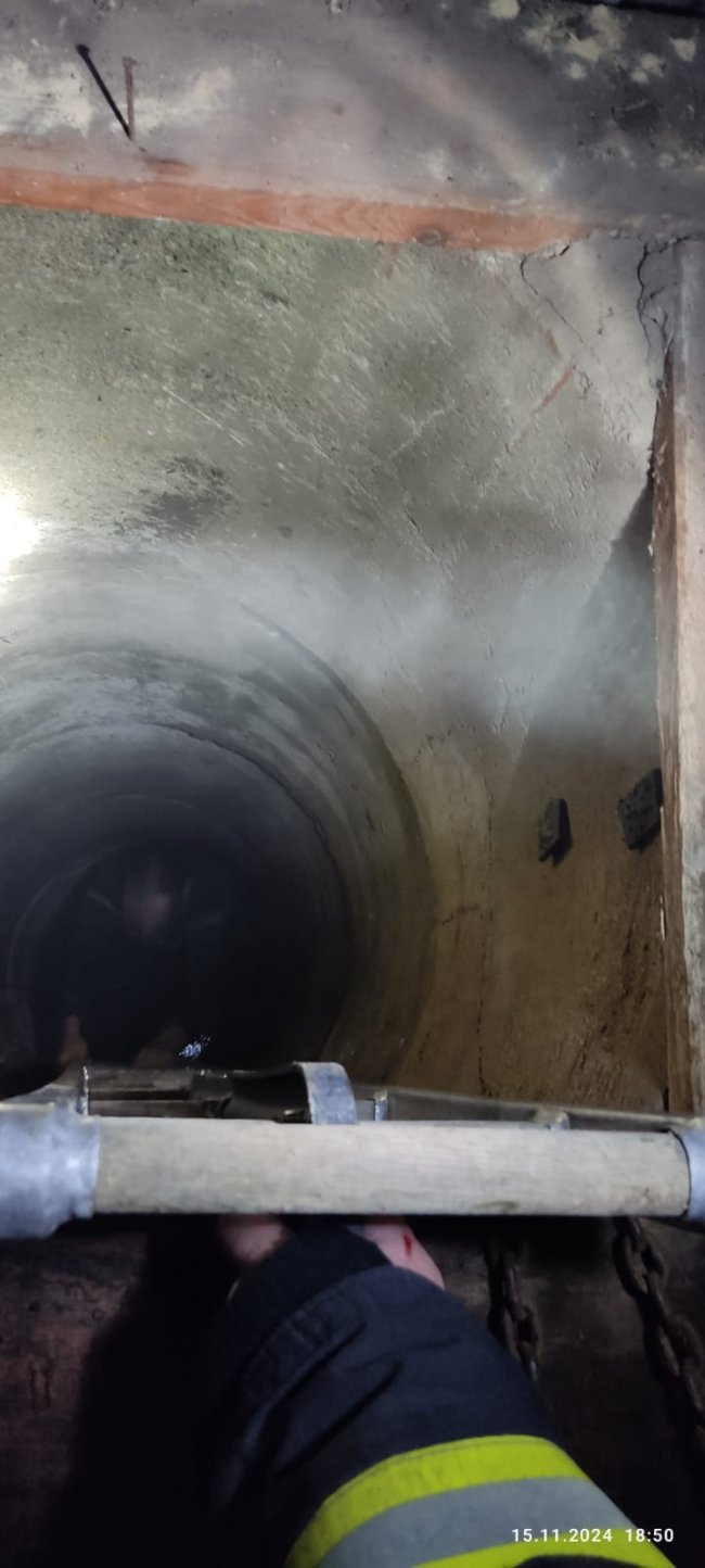 На Волині чоловік впав у криницю, викликали рятувальників