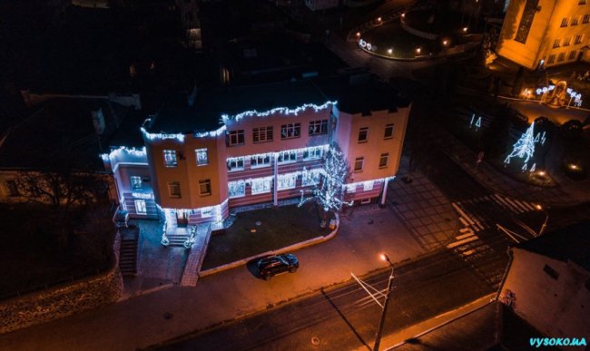 Святковий Луцьк з висоти пташиного польоту. ФОТО