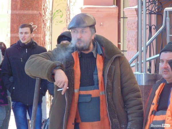 Євромайданівці колоною пройшлися центральною вулицею Луцька. ФОТО