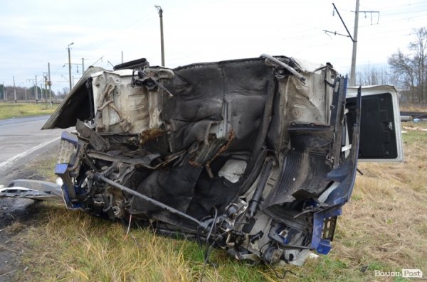 На Волині поїзд влетів у вантажівку і загорівся: подробиці аварії. ФОТО