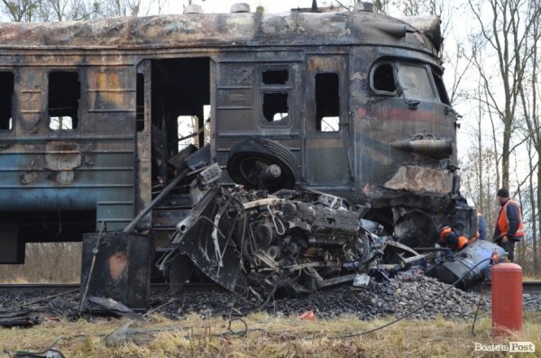 На Волині поїзд влетів у вантажівку і загорівся: подробиці аварії. ФОТО