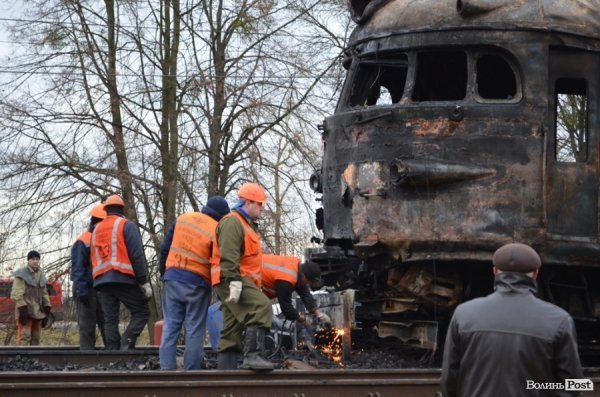На Волині поїзд влетів у вантажівку і загорівся: подробиці аварії. ФОТО