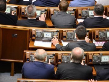 Депутатів-«кнопкодавів» хочуть саджати на 8 років