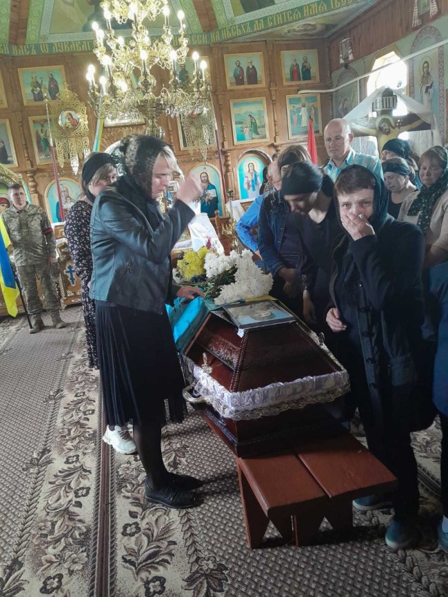 У Луцькому районі попрощалися із 31-річним Героєм Андрієм Матрунчиком