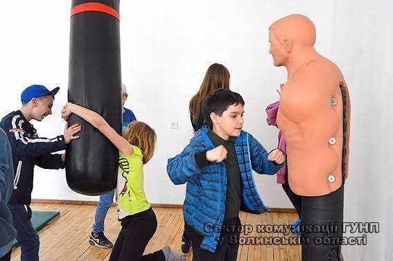 Луцькі школярі завітали до поліцейських. ФОТО